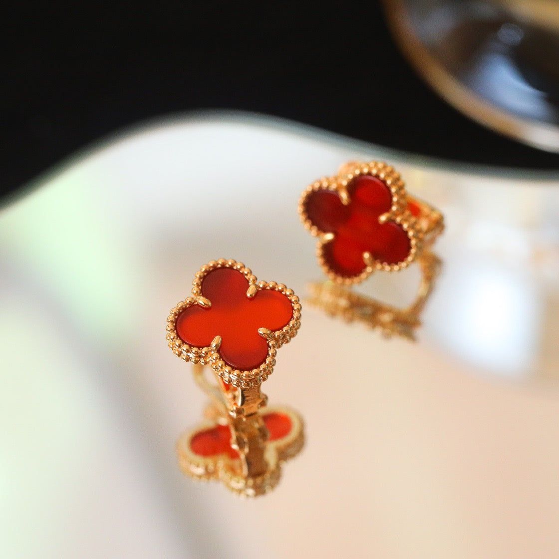 Clover Medium Stud Earrings