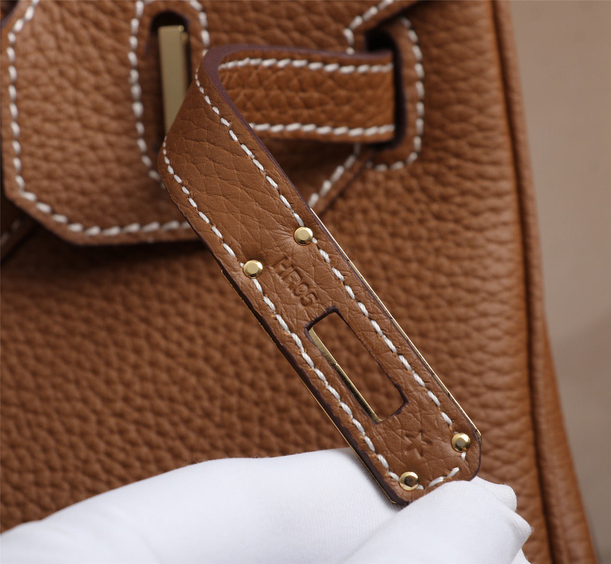 Elegant Togo-Textured Leather Handbag – Premium Craftsmanship