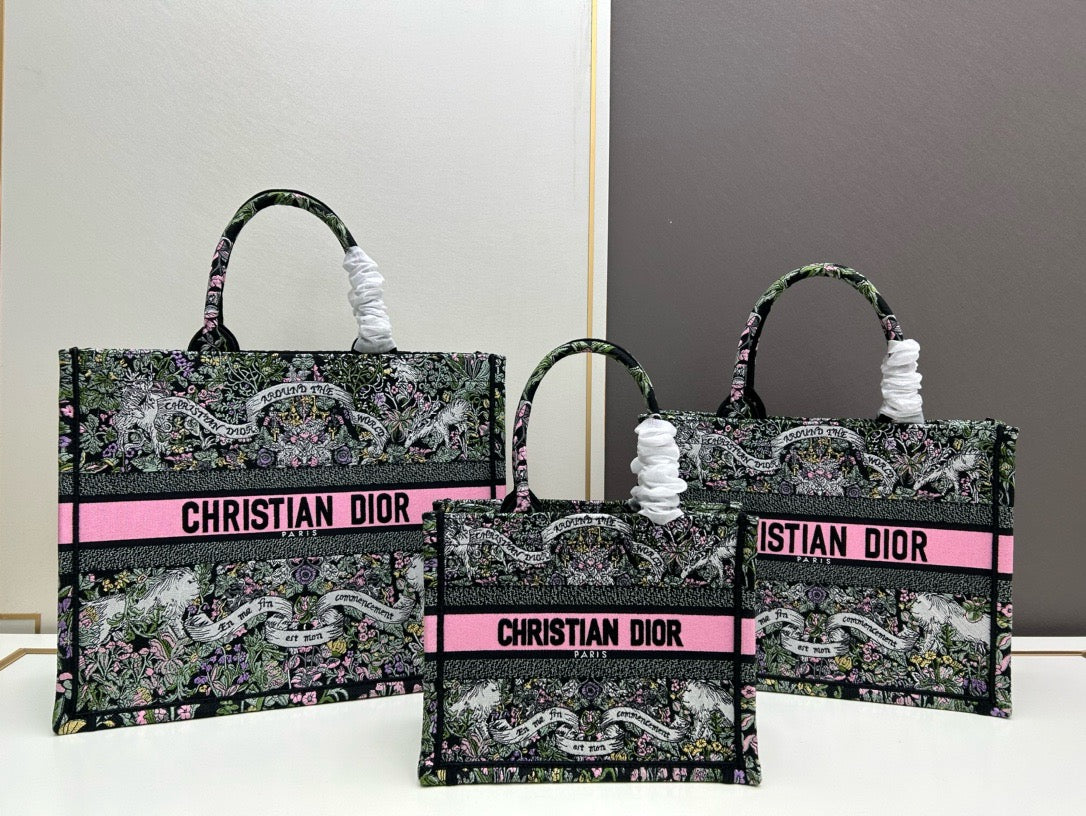 Art-Inspired Embroidered Tote Book