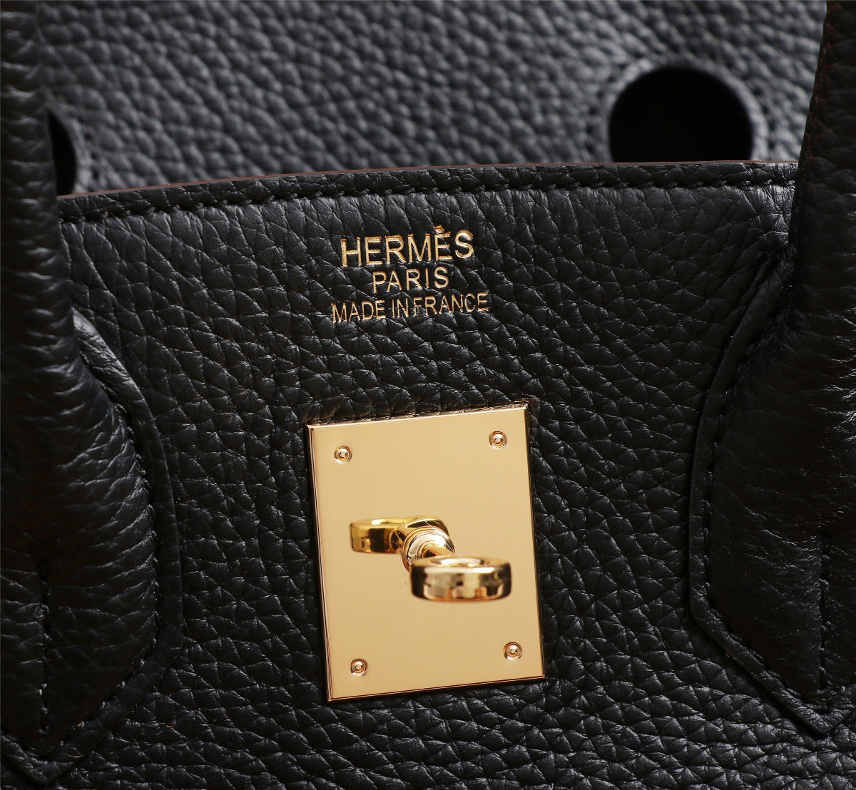 Elegant Togo-Textured Leather Handbag – Premium Craftsmanship