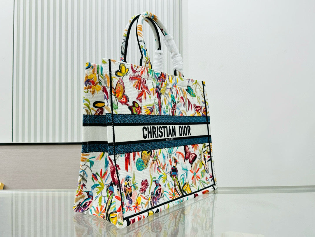 D Book Tote