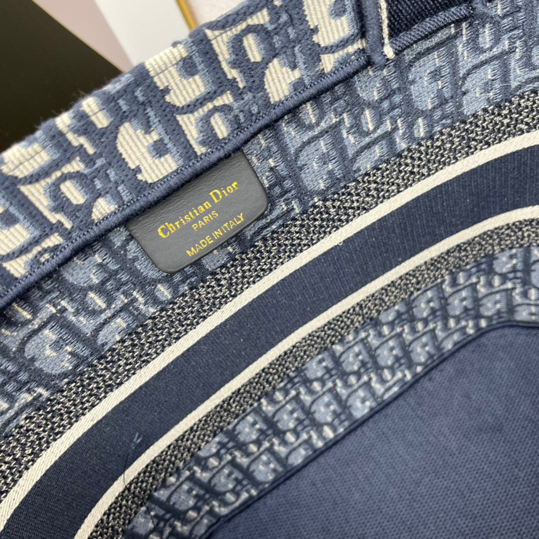 D Book Tote