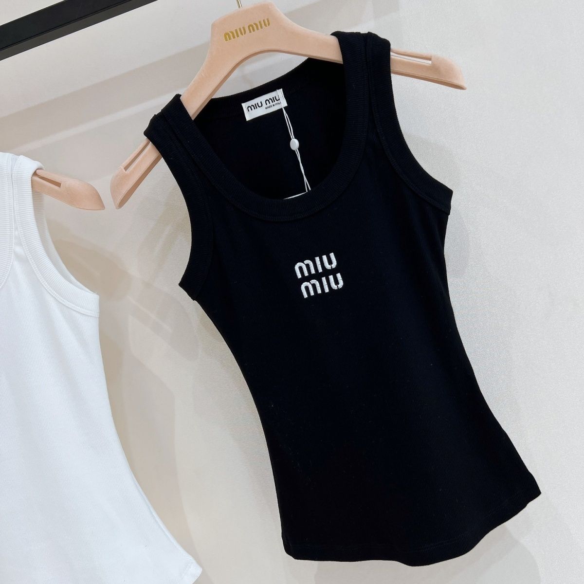 MM Sleeveless Round Neck Tank Top - Embroidered Cropped Camisole