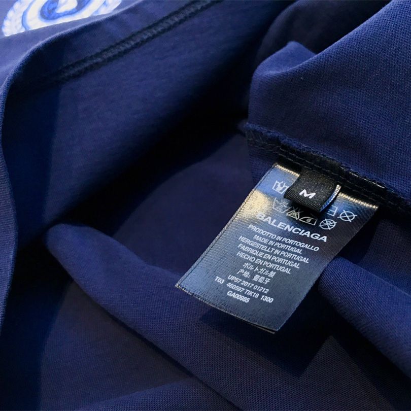 Unisex Cracked Letter Print T-Shirt