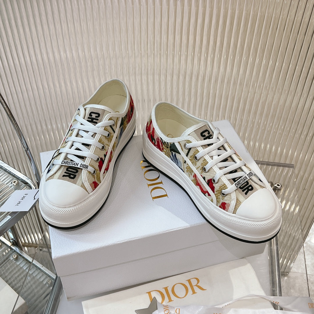 2025 Embroidered Platform Canvas Sneakers
