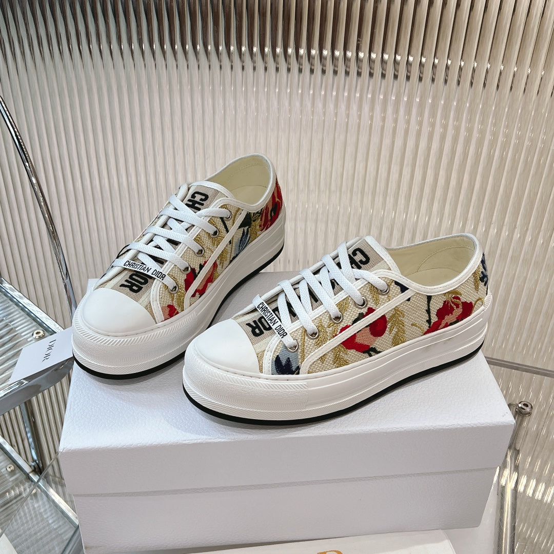 2025 Embroidered Platform Canvas Sneakers