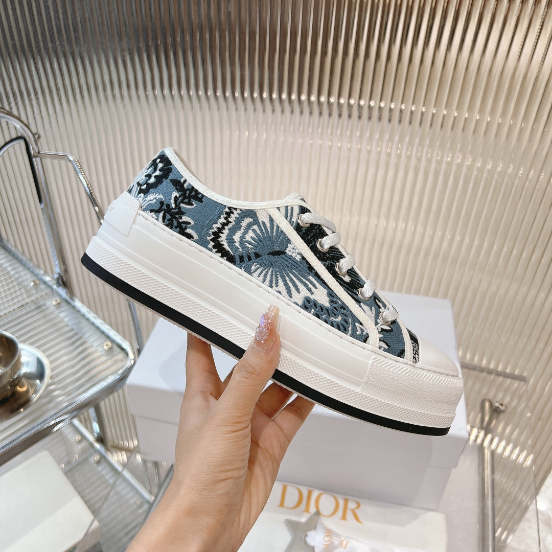 2025 Embroidered Platform Canvas Sneakers