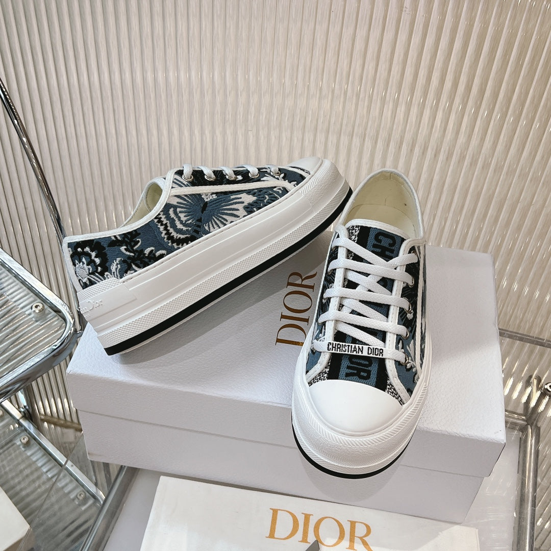 2025 Embroidered Platform Canvas Sneakers