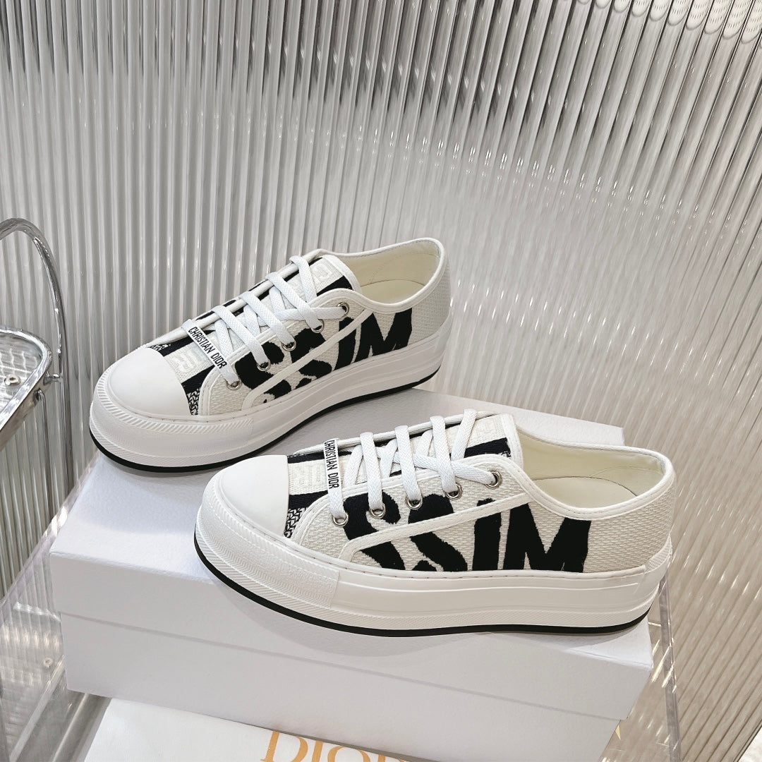 2025 Embroidered Platform Canvas Sneakers