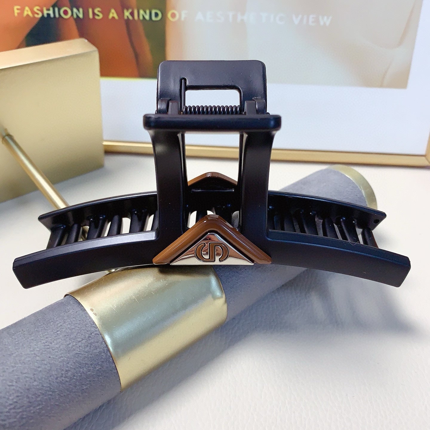 Luxury Claw Hair Clip – Chic