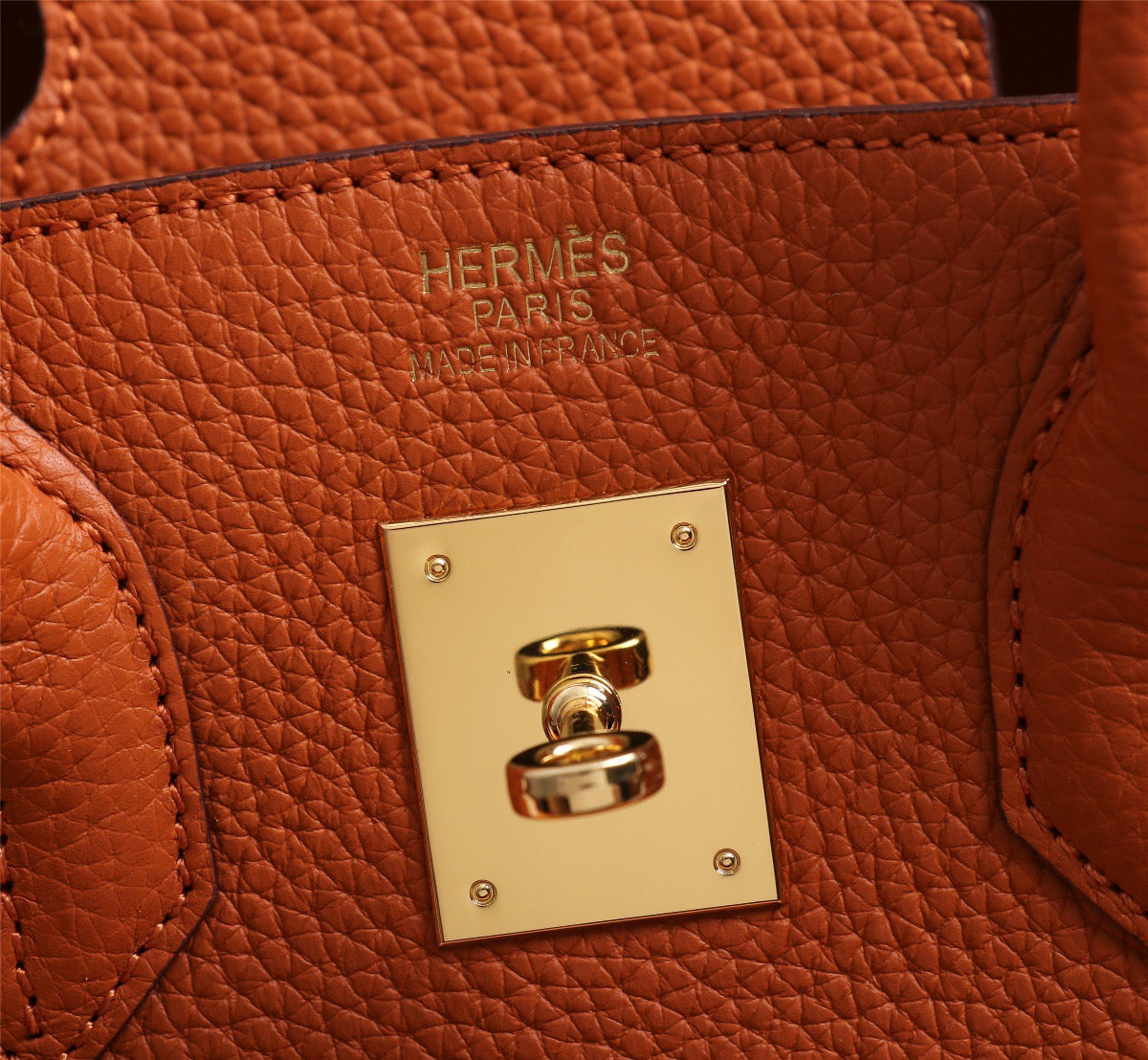 Elegant Togo-Textured Leather Handbag – Premium Craftsmanship