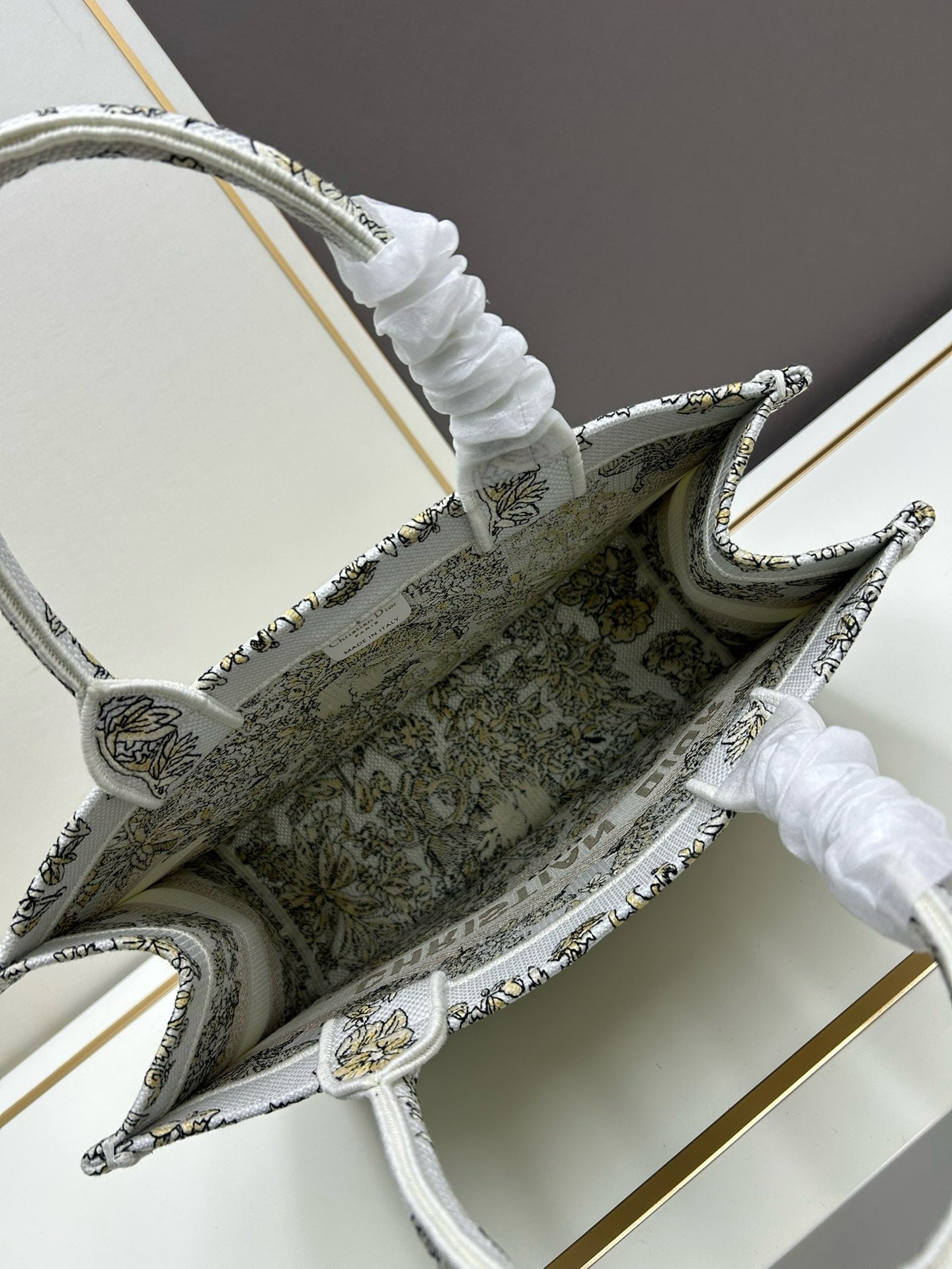 Art-Inspired Embroidered Tote Book