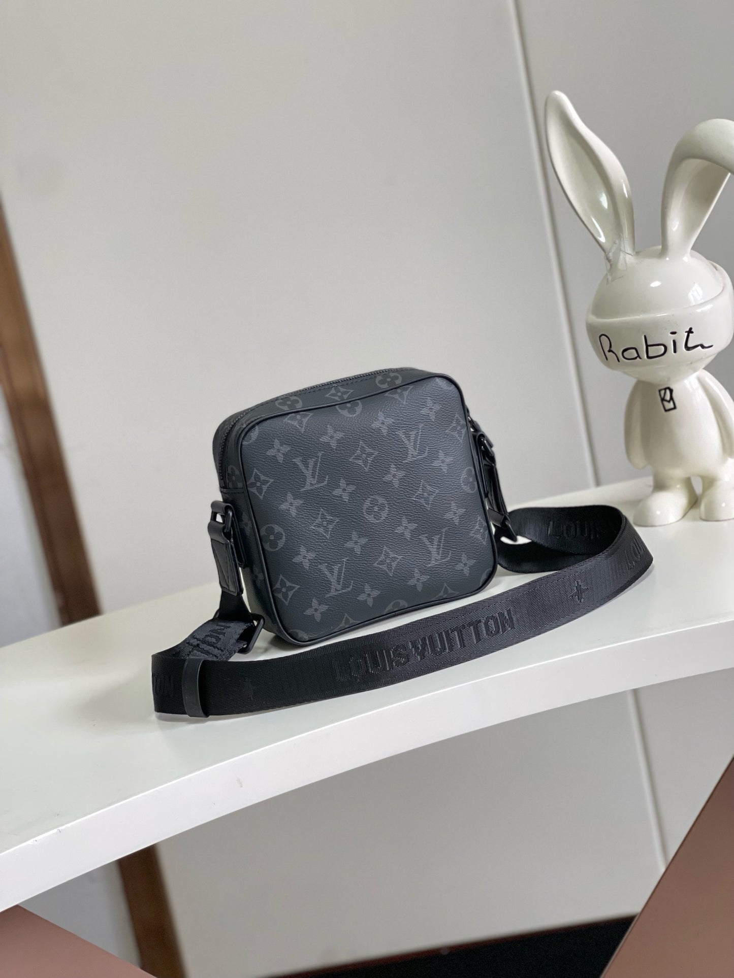 Premium Messenger Bag – Versatile & Stylish