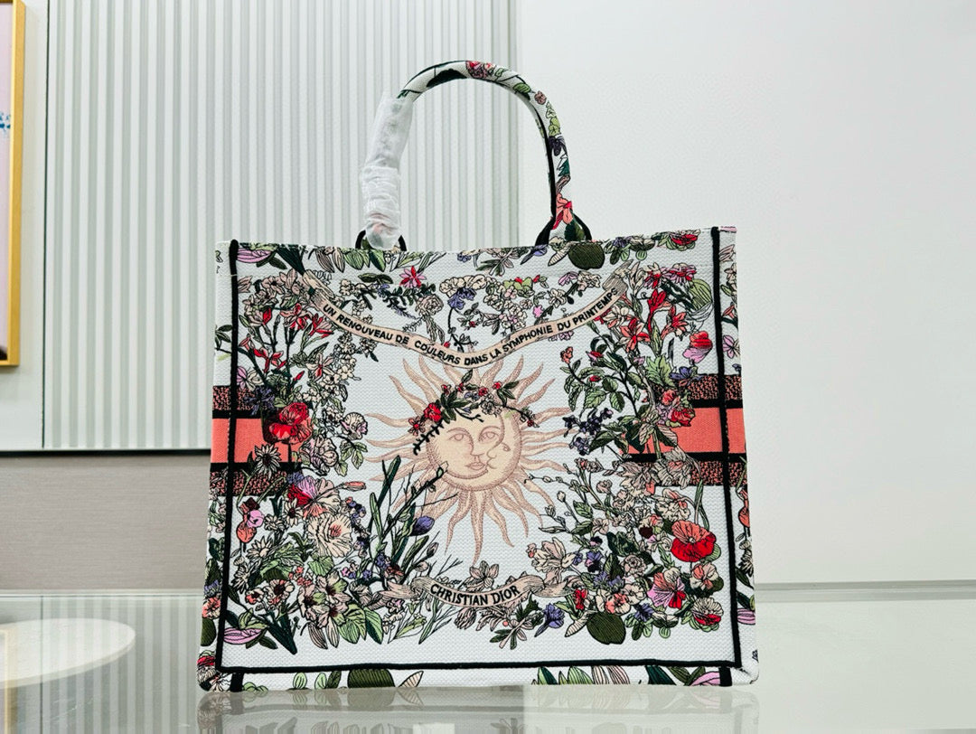 D Book Tote ( WHITE SUN)