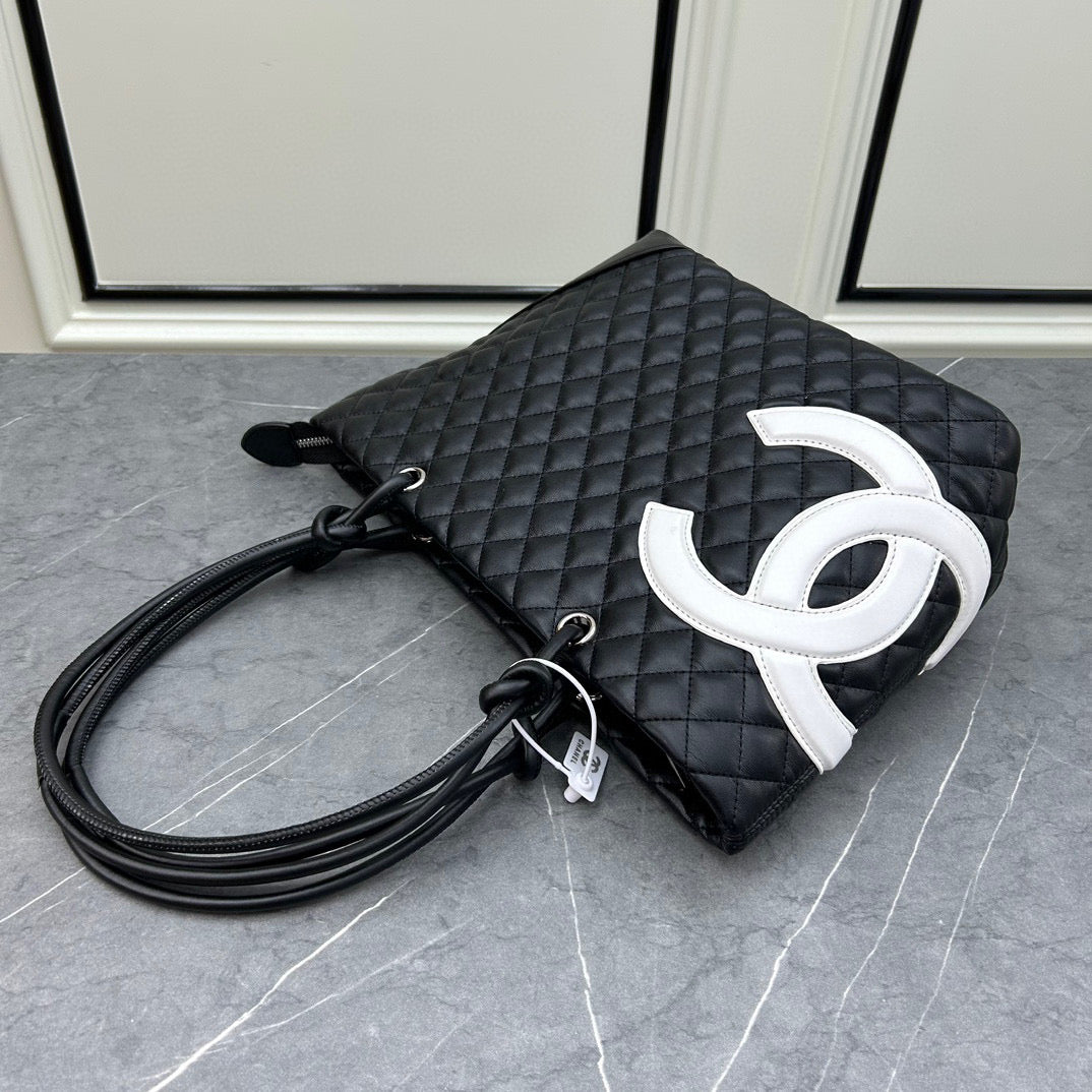 Panda Kangpeng Handbag