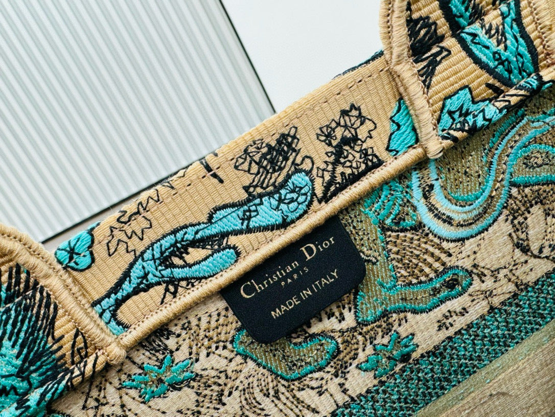 D Book Tote