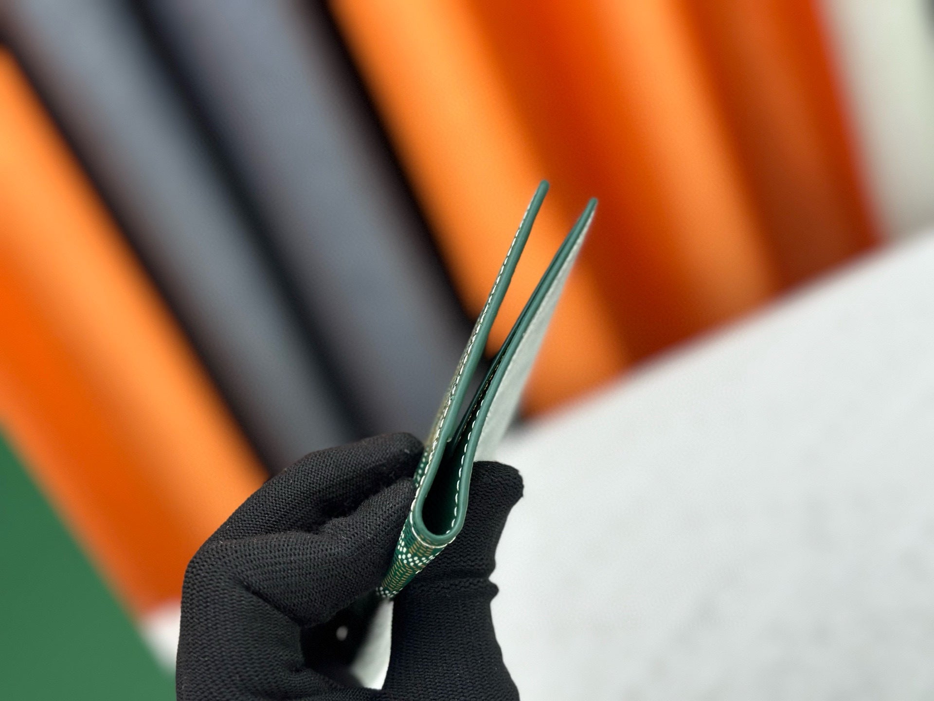 Premium Passport Holder – Timeless Travel Companion