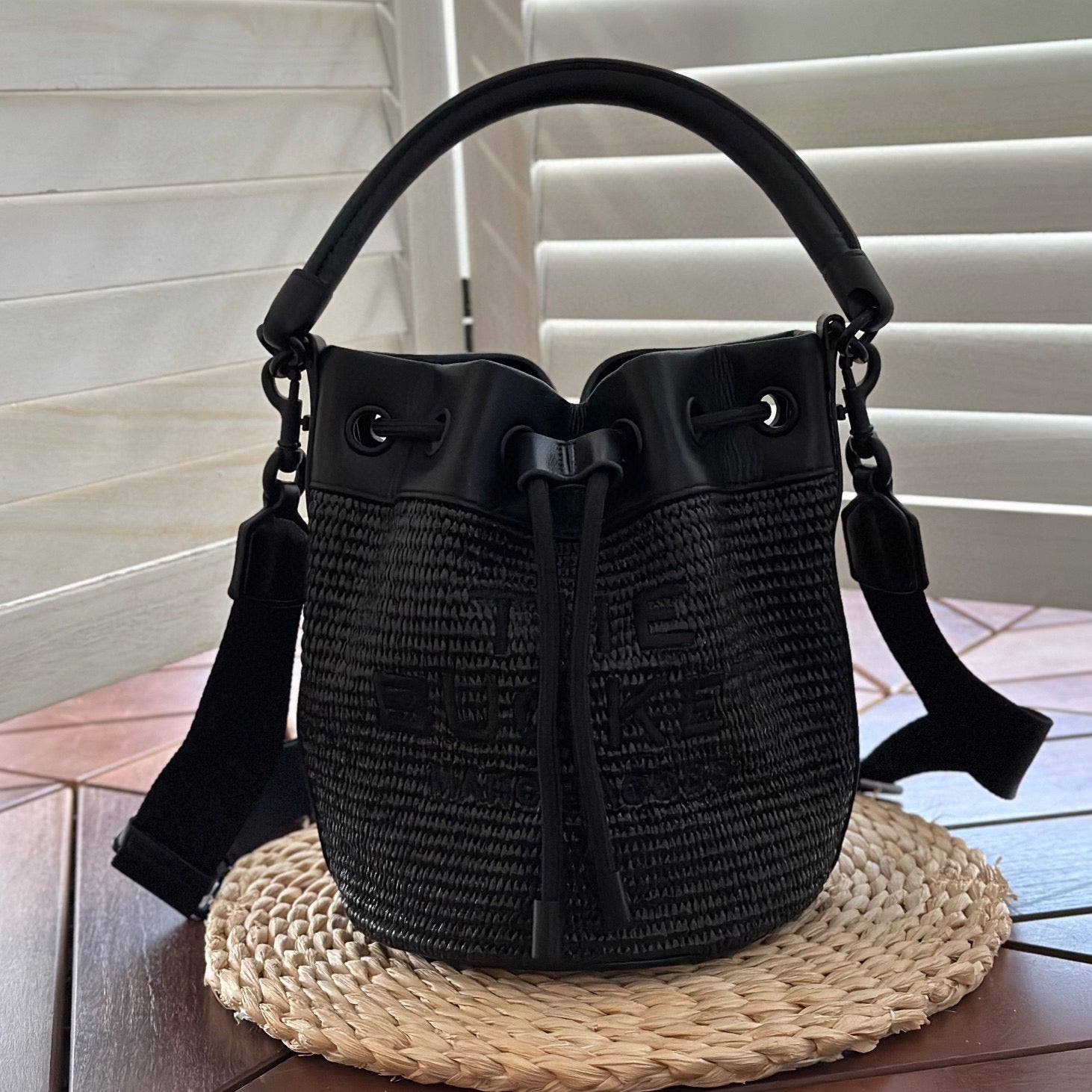 The Bucket Shoulder Bag – Chic and Functional Design (Premium Quality)