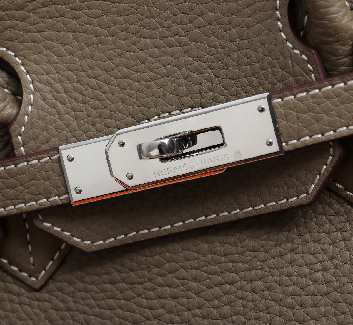 Elegant Togo-Textured Leather Handbag – Premium Craftsmanship