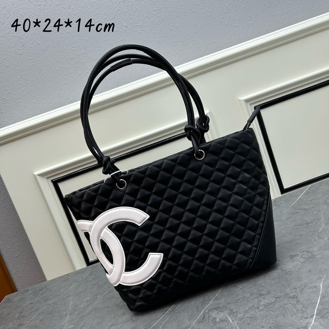 Panda Kangpeng Handbag