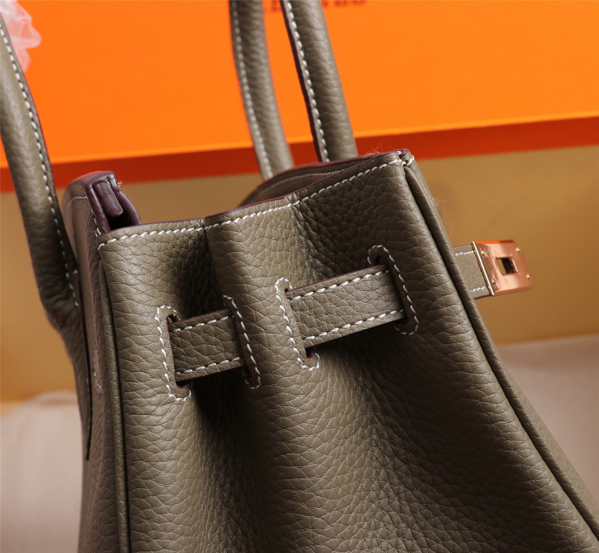 Elegant Togo-Textured Leather Handbag – Premium Craftsmanship