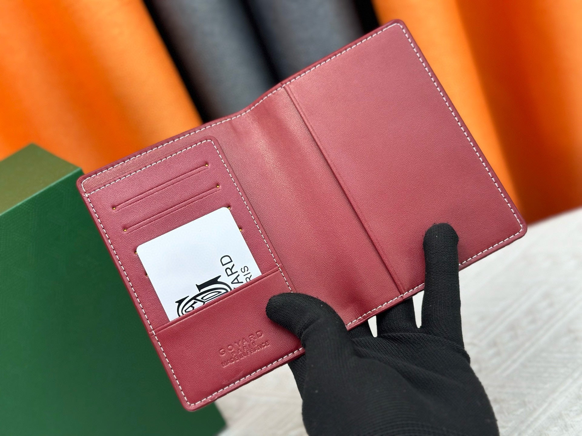 Premium Passport Holder – Timeless Travel Companion