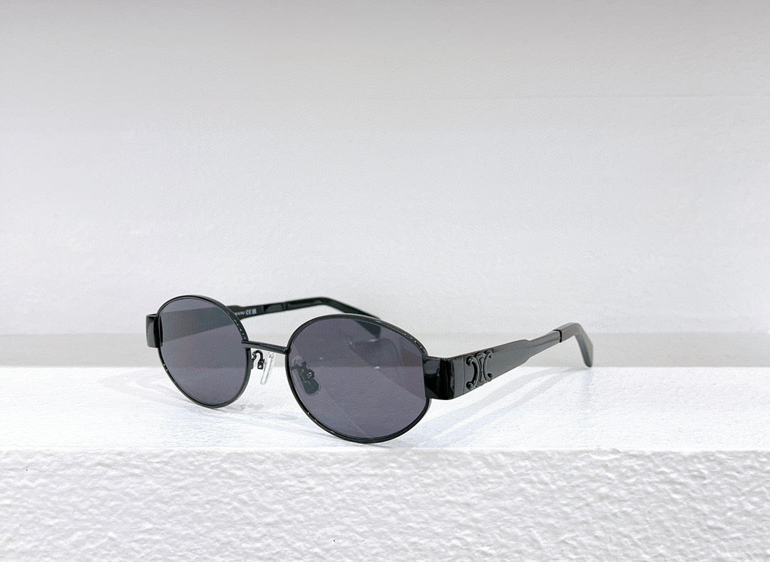 Stylish Sunglasses – Model CL40235U 🕶️