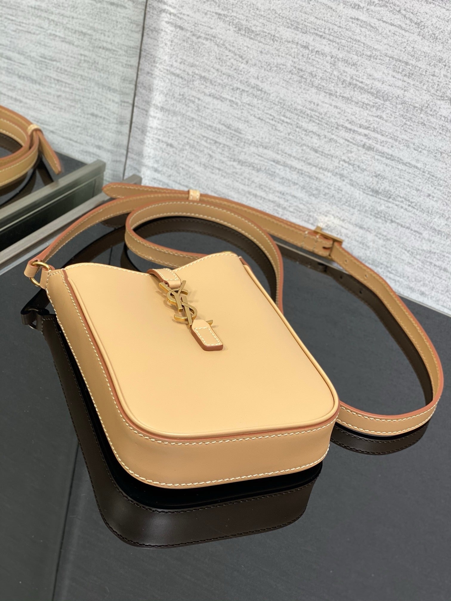 Chic Spring/Summer Tote - Minimalist Shoulder & Crossbody Style (Premium quality)