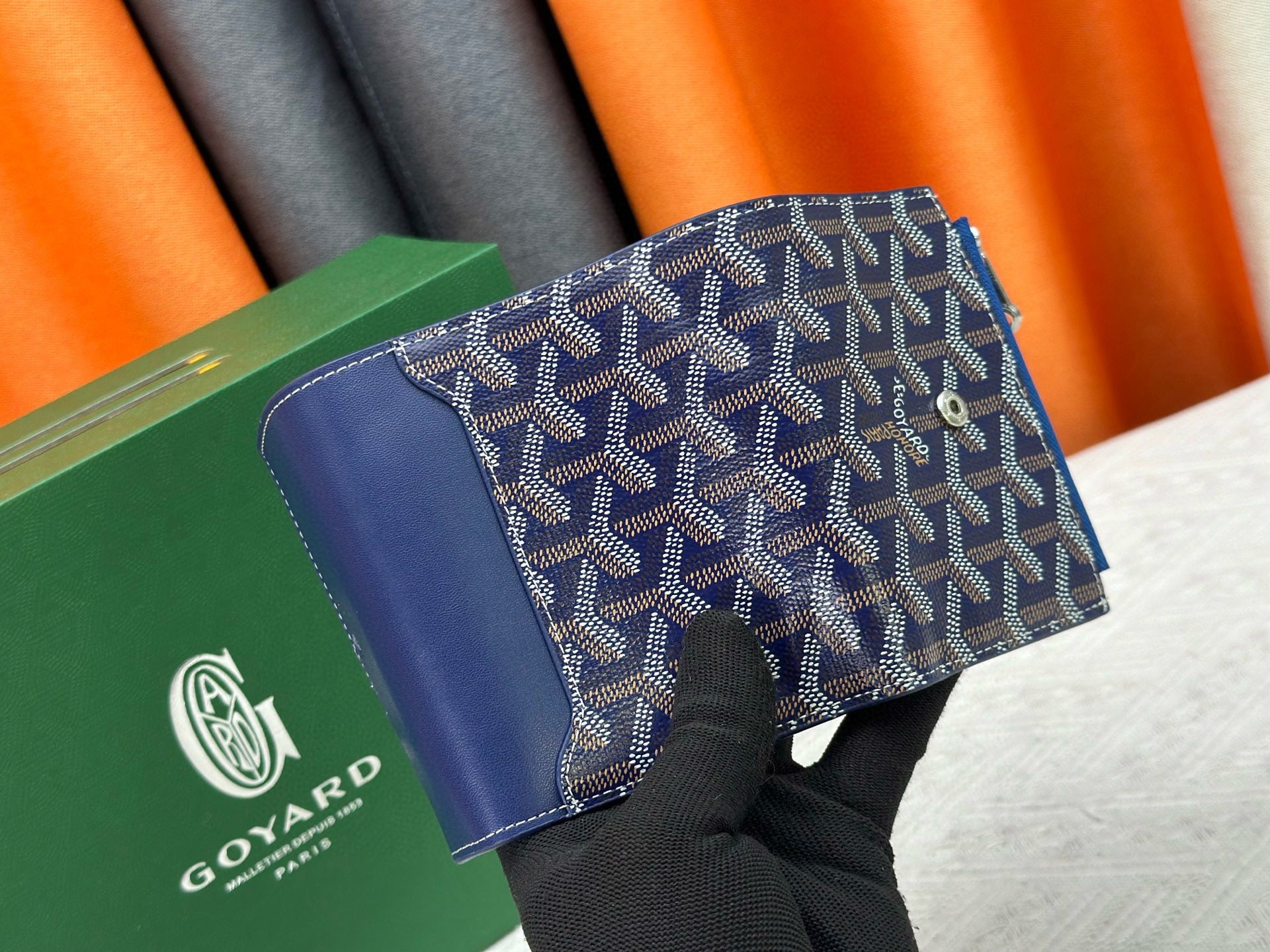 Classic Tri-Fold Wallet & Card Holder