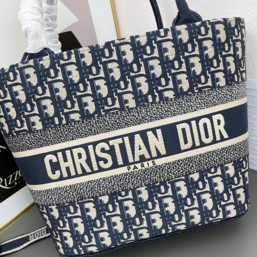 D Book Tote
