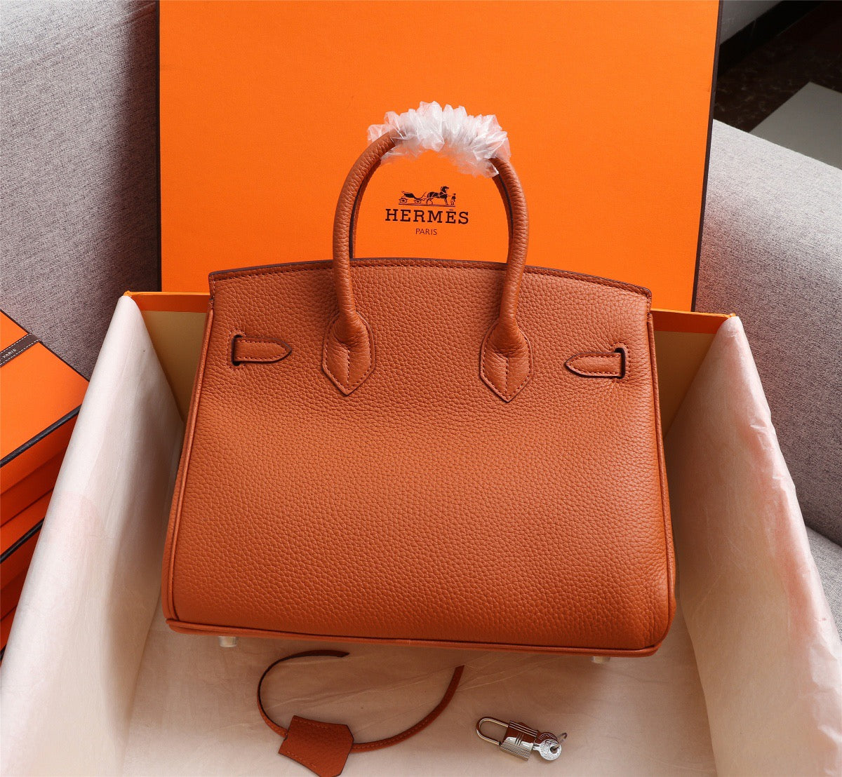 Elegant Togo-Textured Leather Handbag – Premium Craftsmanship
