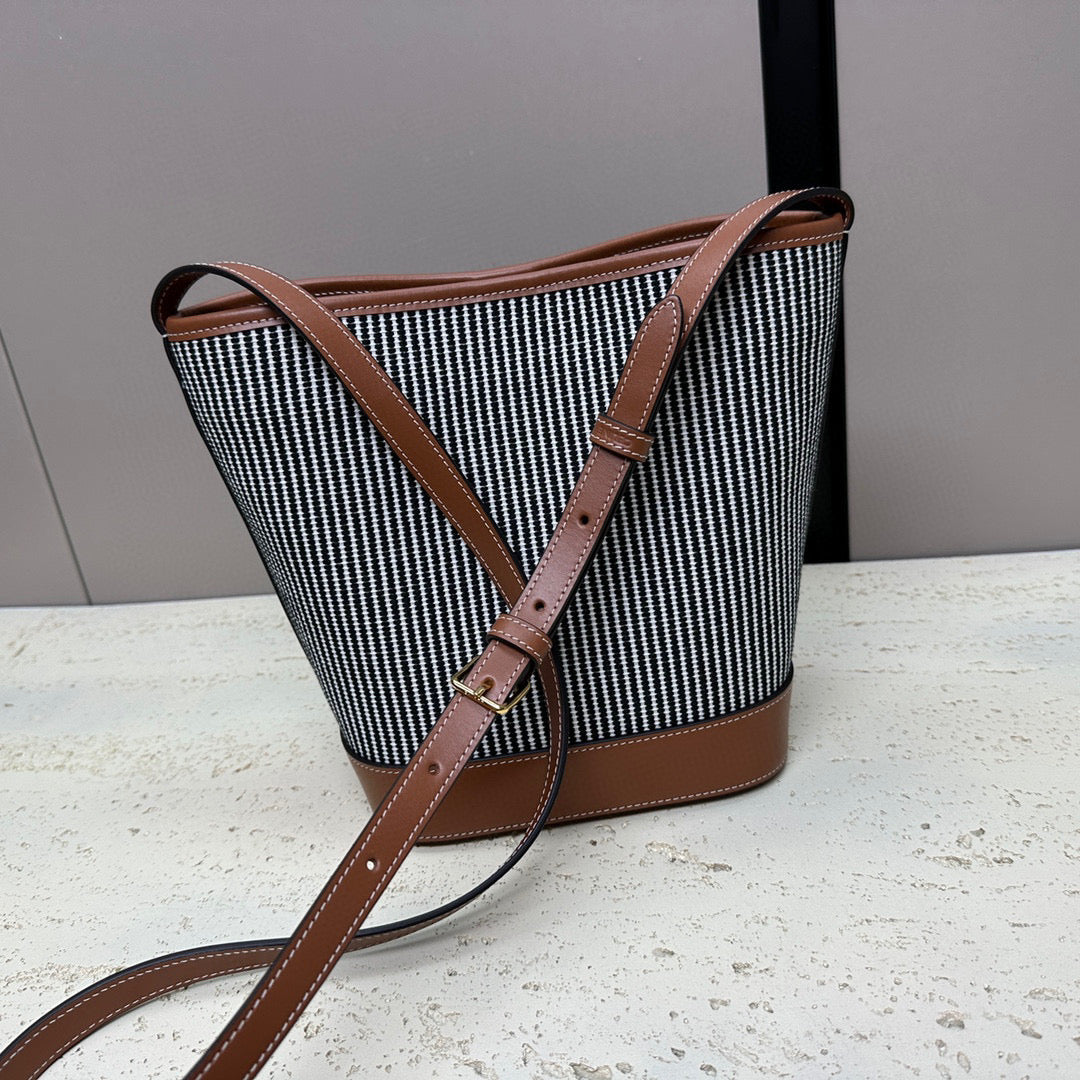 CUIR TRIOMPHE