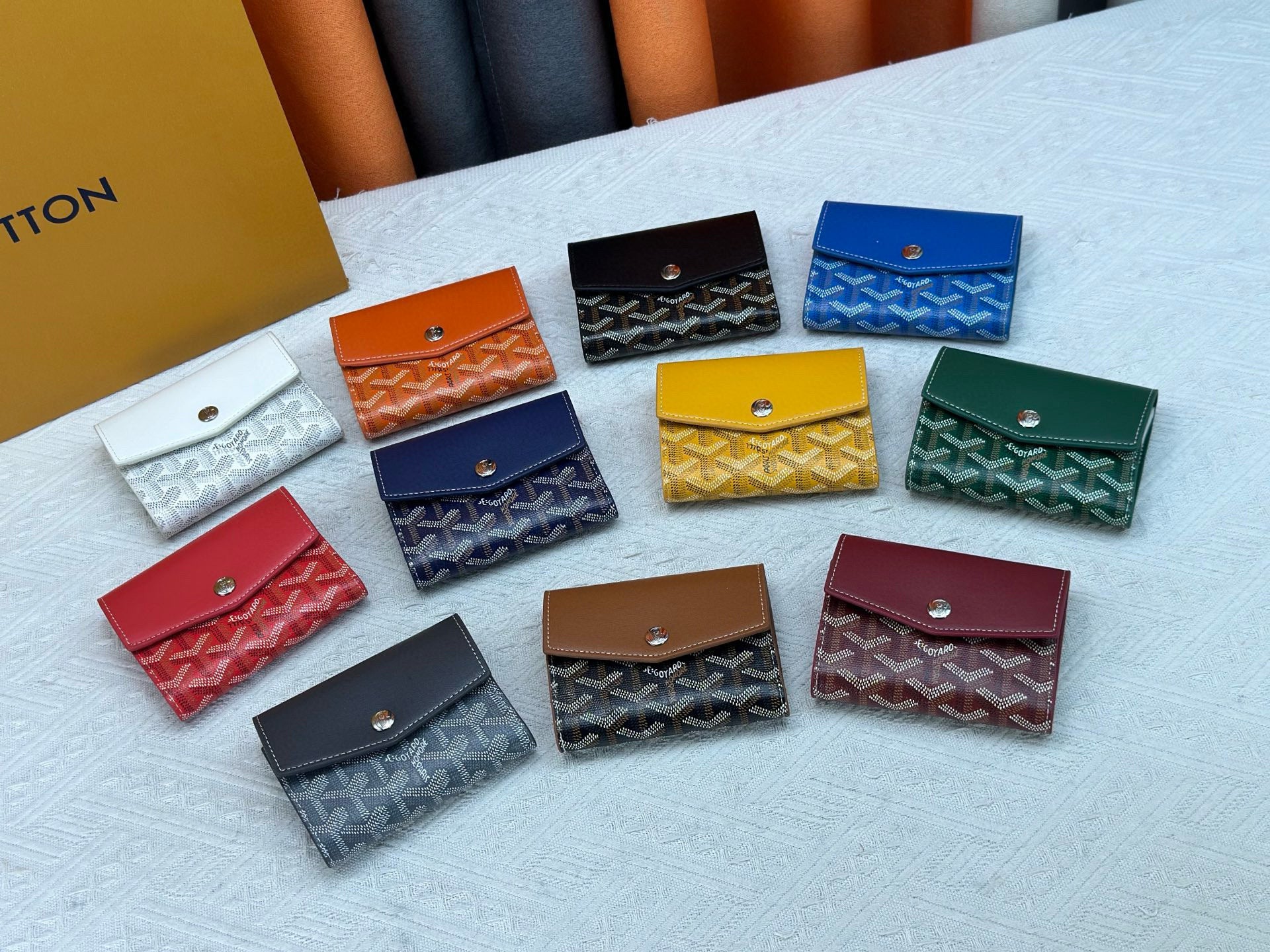 Classic Tri-Fold Wallet & Card Holder