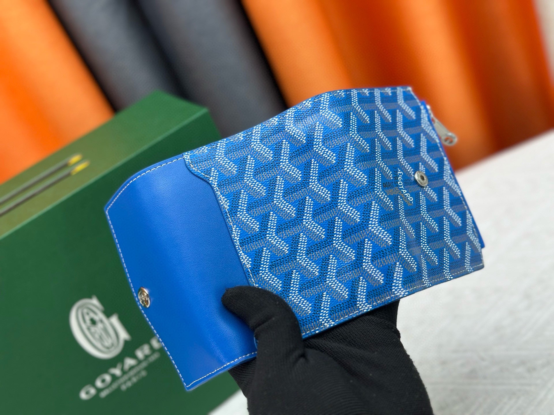 Classic Tri-Fold Wallet & Card Holder