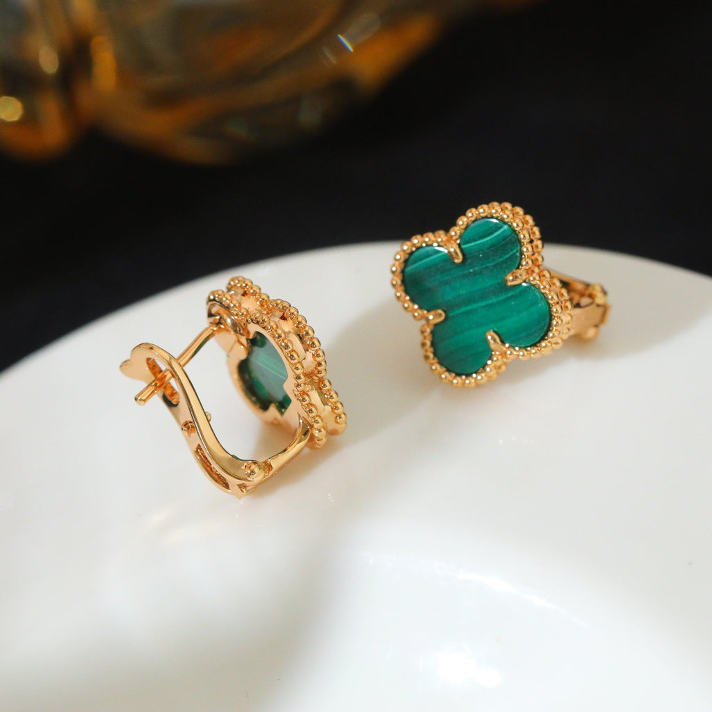 Clover Medium Stud Earrings