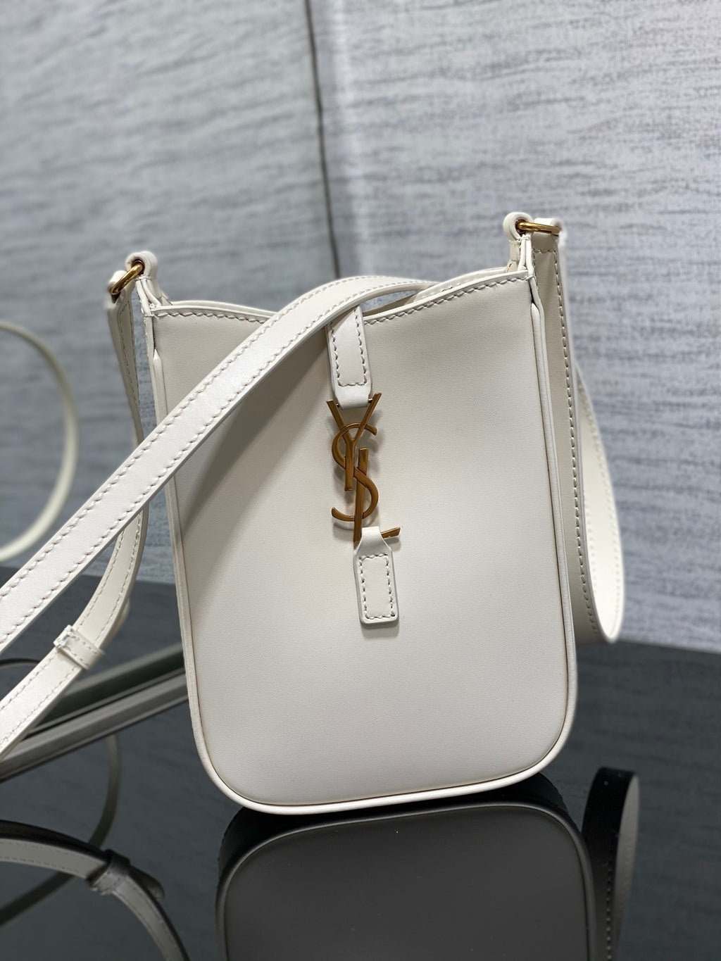 Chic Spring/Summer Tote - Minimalist Shoulder & Crossbody Style (Premium quality)