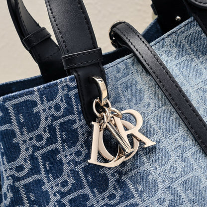 D!0R Toujours Travel Bag