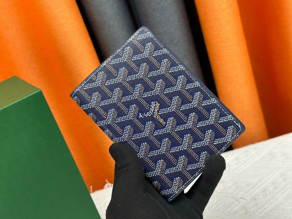 Premium Passport Holder – Timeless Travel Companion