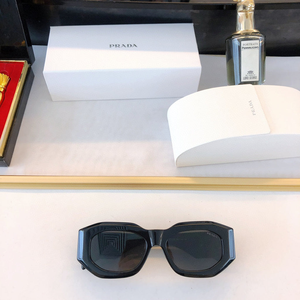 Elevate Your Summer Style: Chic and Distinctive Sunglasses