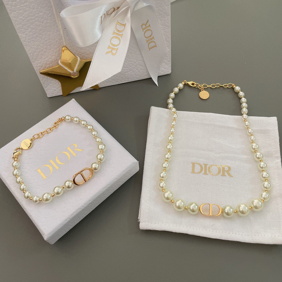 D*i*o*r Pearl Choker and Bracelet Set