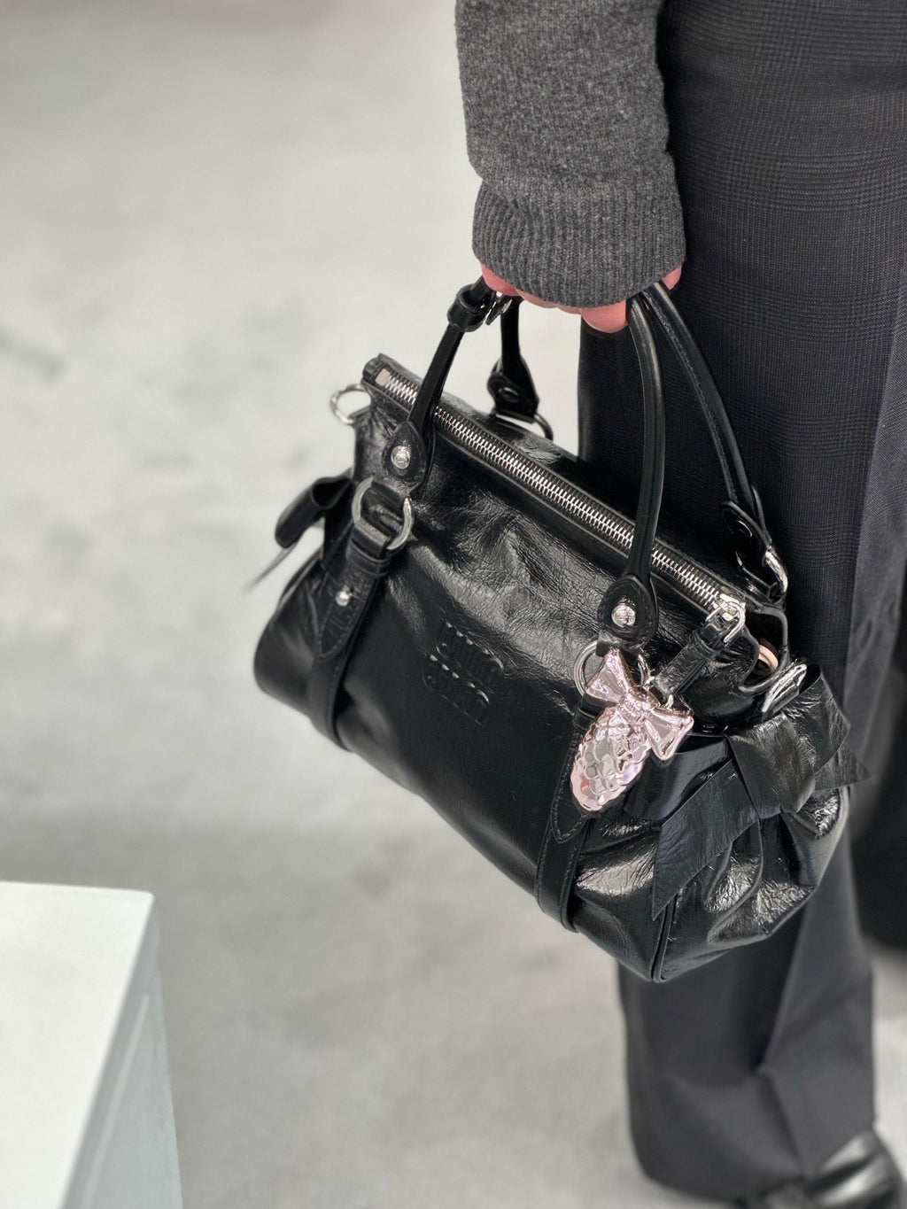 Bow Biker Bag