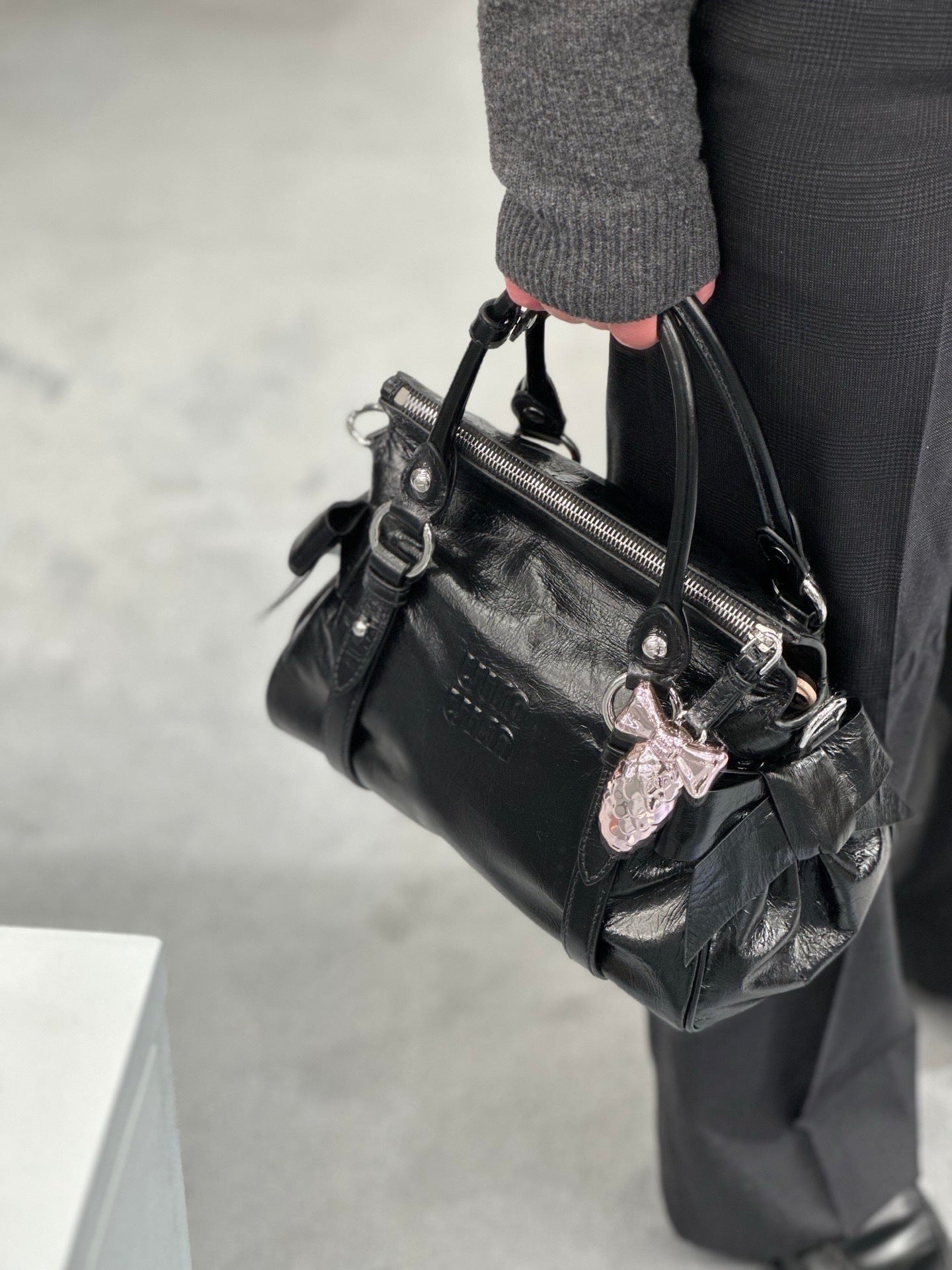 Bow Biker Bag