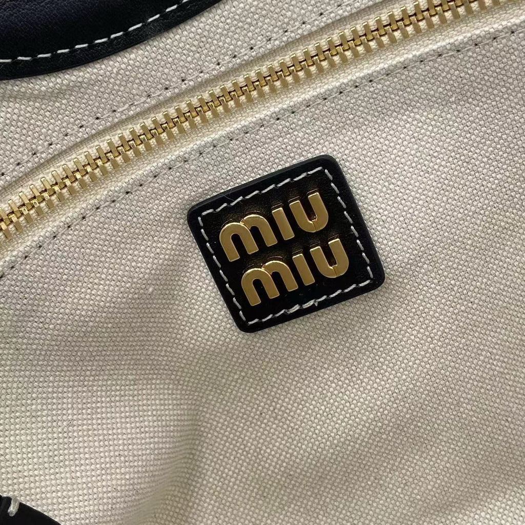 MM IVY Structured Leather Shoulder Bag – JC