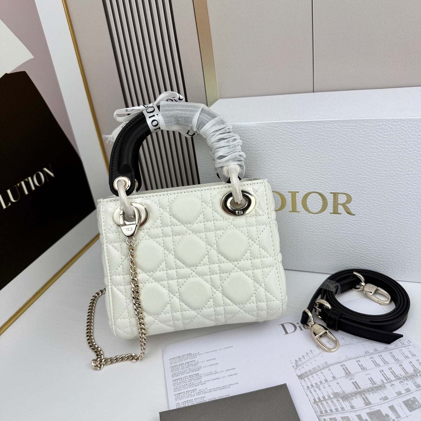 Classic Lady Bow Top-Handle Bag 26ss