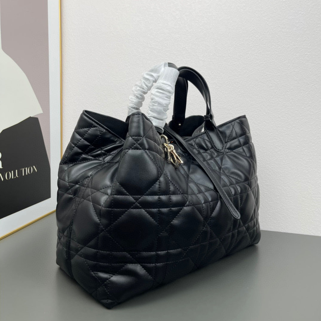 D Travel in Style with the Toujours Bag