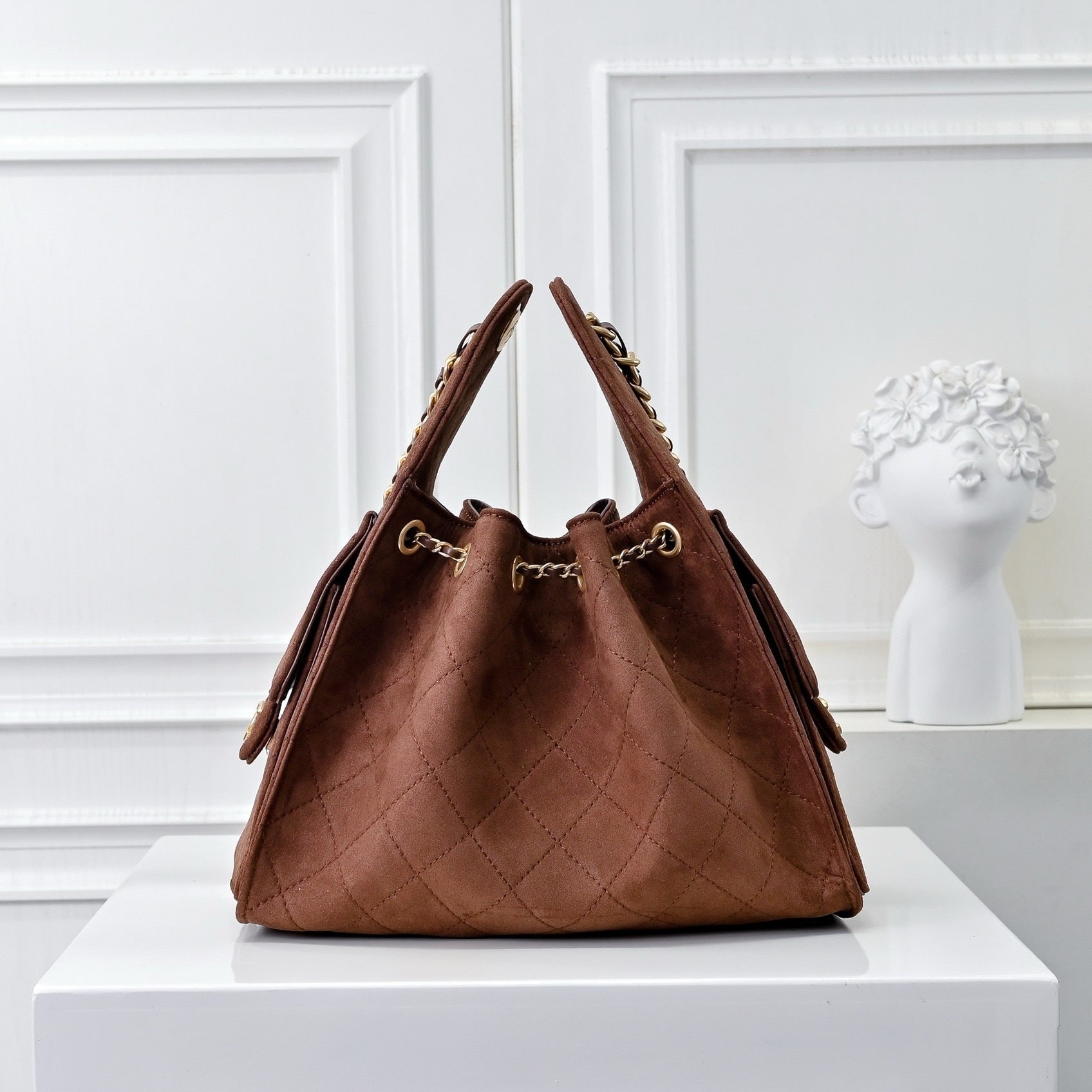 Quilted Hobo Bucket Bag — Vintage Black &amp; Gold