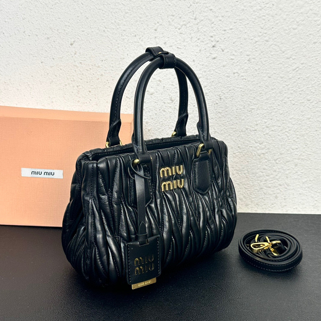 Mi*u*M*iu : Arcadie matelassé nappa leather bag