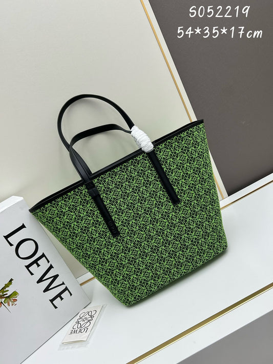 Oversized Embroidered Jacquard Tote – Everyday Carryall Bag (Premium Quality )