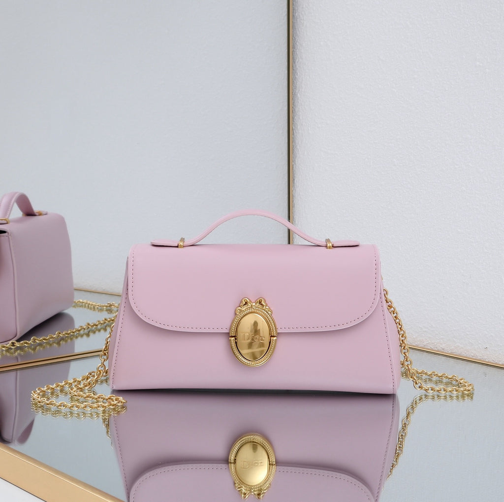 Medaillon Crossbody Bag | French Oval Design