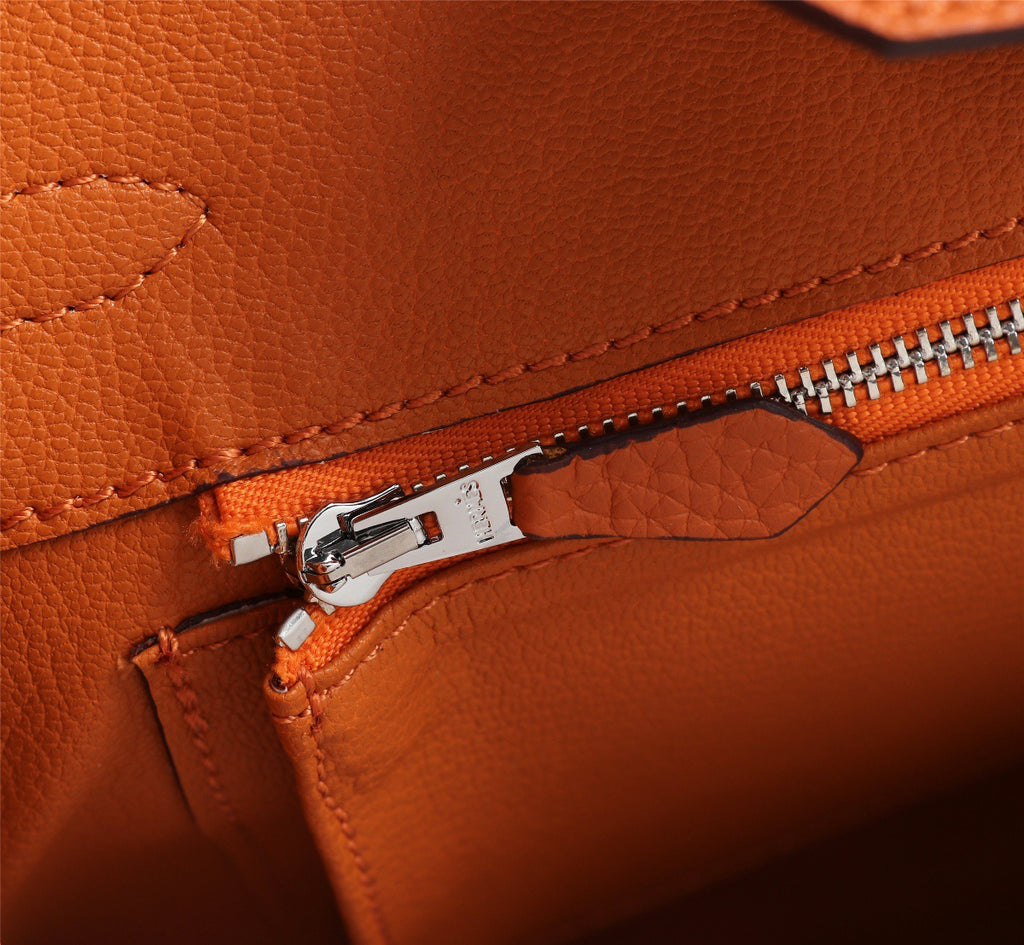 Elegant Togo-Textured Leather Handbag – Premium Craftsmanship